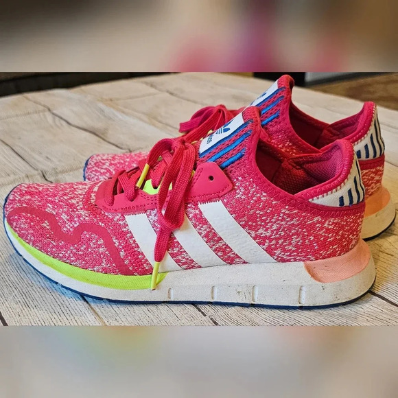 adidas Other - Adidas Swift Run X Unisex Youth Size 7 or Women's Size 8.5 Sneakers Colorful